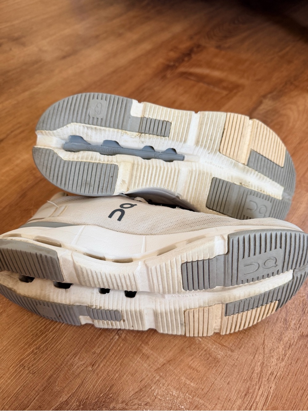 On Running Cloudnova Cloudtec athletic Sneakers running shoes - Picture 7 of 9